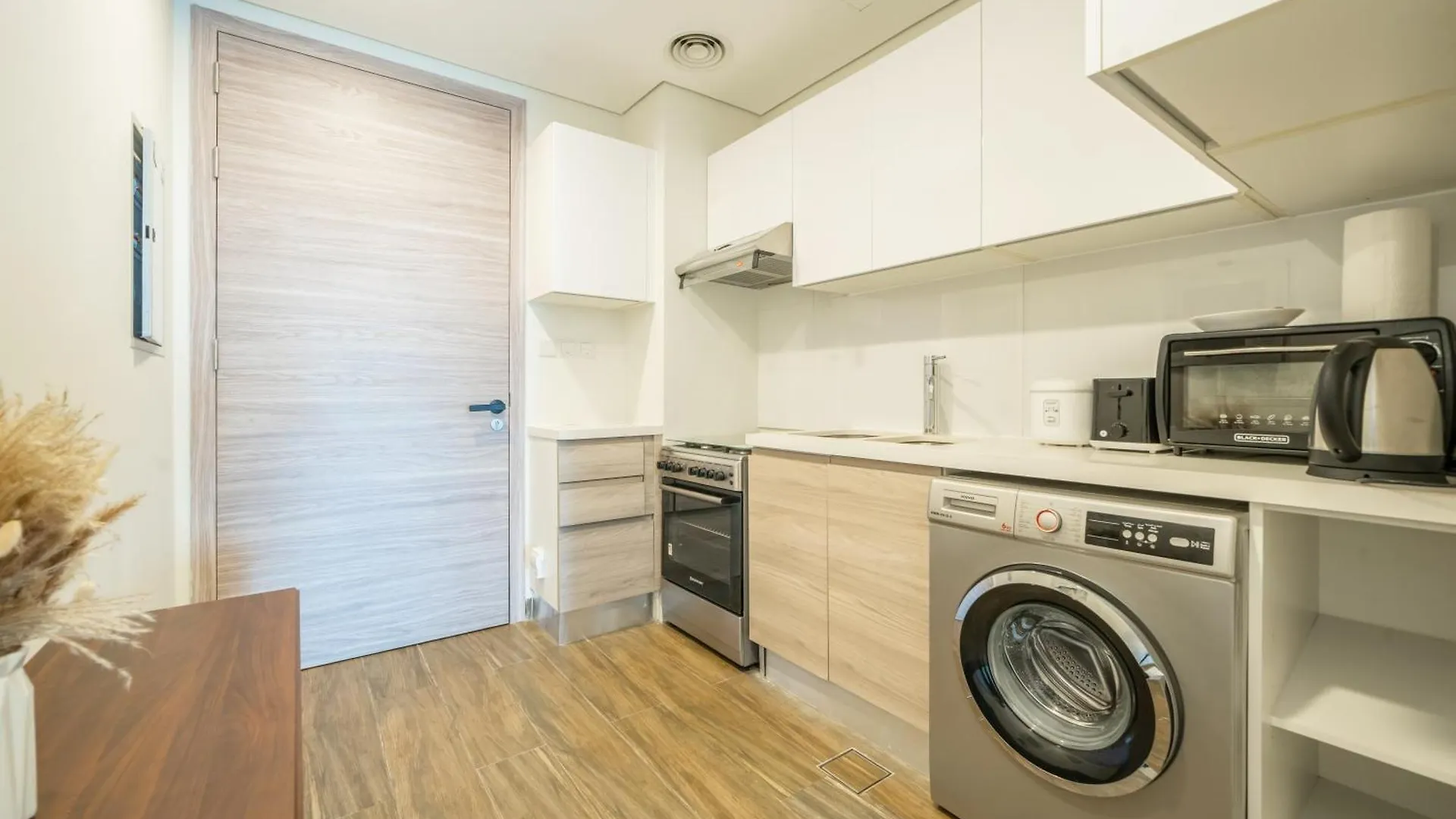 Apartment Elegant Studio With Pool & Gym Near Burj Khalifa & Racecourse Views Dubai United Arab Emirates