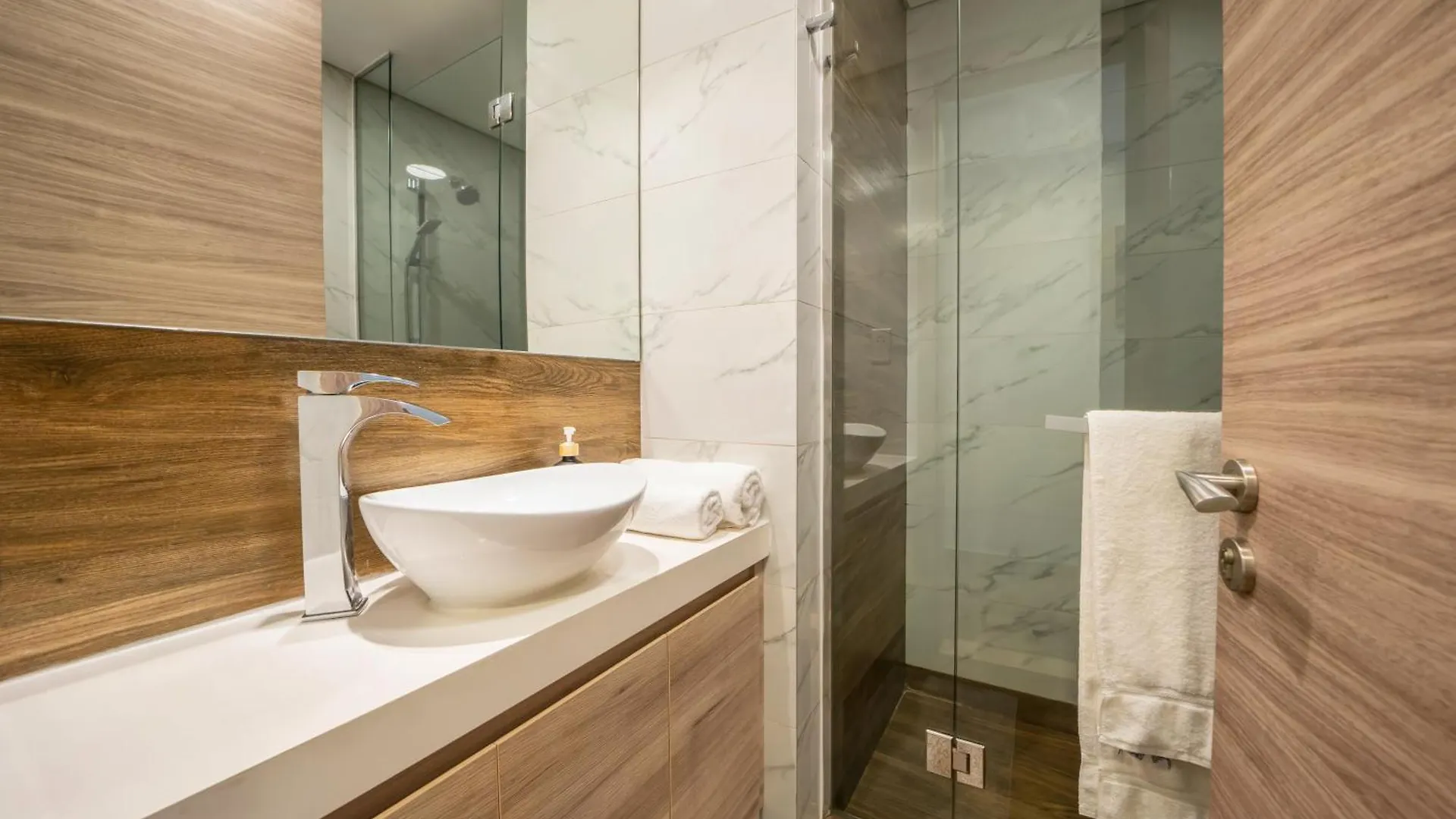 Elegant Studio With Pool & Gym Near Burj Khalifa & Racecourse Views Dubai 0*,  United Arab Emirates