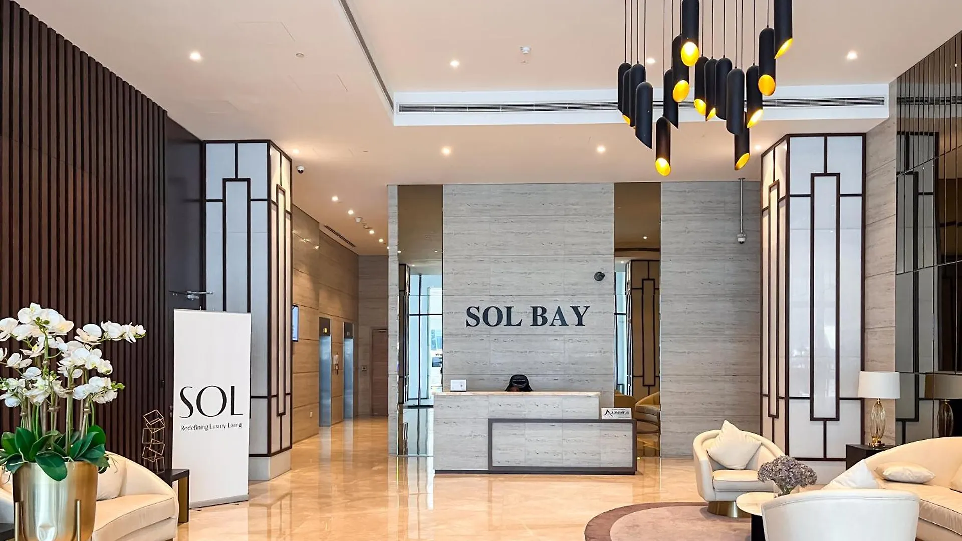 Elegant Studio With Pool & Gym Near Burj Khalifa & Racecourse Views Dubai