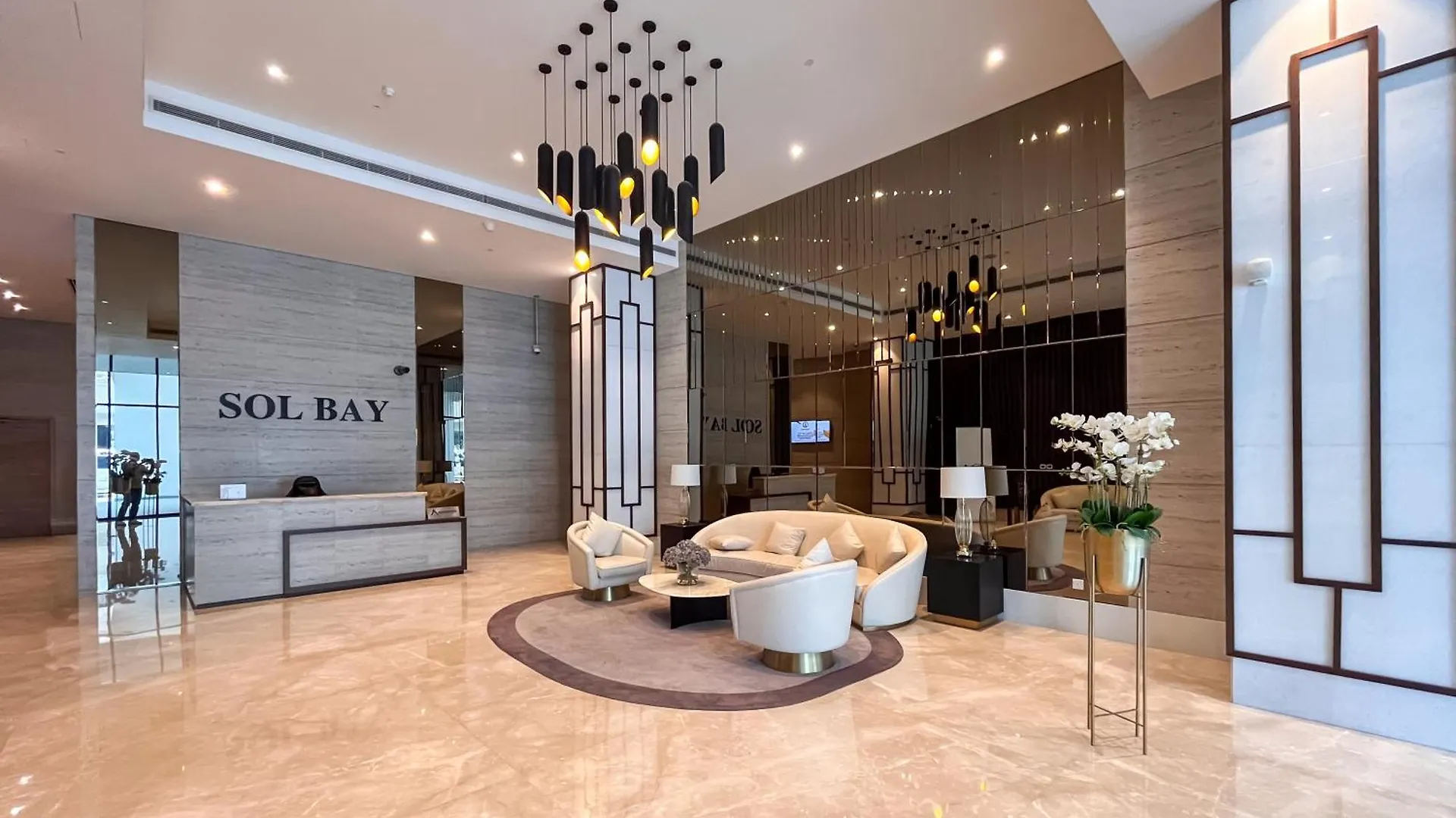 Apartment Elegant Studio With Pool & Gym Near Burj Khalifa & Racecourse Views Dubai
